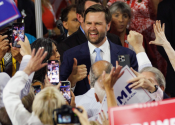 러닝메이트에 밴스 상원의원 지명 … “트럼프, 미국의 히틀러” 비판 전력