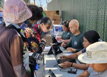 오늘 시니어센터 푸드뱅크 …60세 이상, 신분증 필수