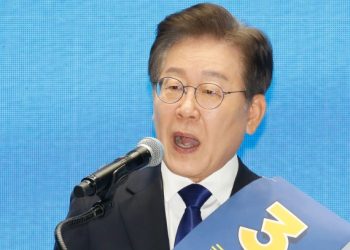 민주 전당대회 첫 경선 이변 없었다…이재명 90% 압승