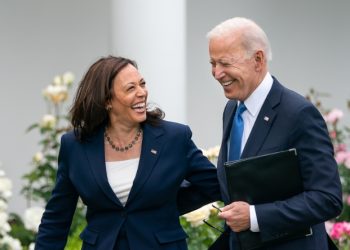 88만명 해리스에 폭풍기부 …8,100만달러, 역대 최고