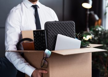 [강지니 칼럼] 해고되기 전 변호사 도움 받을 수 있을까