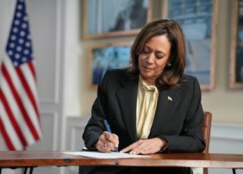 해리스 부통령 러닝메이트 선정 작업 박차…3명 압축