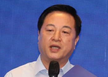 김두관 “개딸들 전체주의, 박정희 독재와 뭐가 다른가”