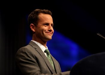 할리웃 스타들 줄줄이 탈출…”캘리포니아 난민들 테네시 간다”