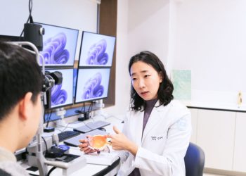 자기전 불 끄고 동영상 보세요?…당장 멈춰야 하는 이유