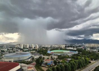 “핵 폭탄 터진 줄”…원주서 포착된 놀라운 소나기