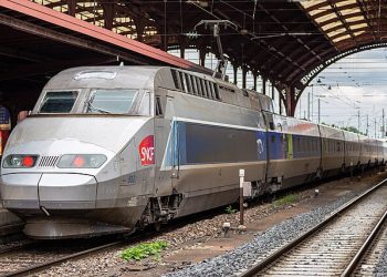 “불안한 파리” 올림픽 개막날 고속철도 방화테러 “초긴장”