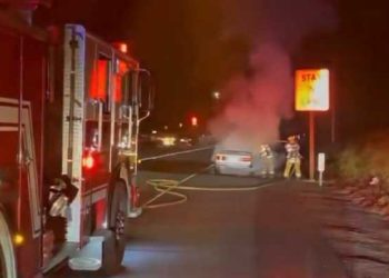 주차 차량 들이받은 차량 화재 전소