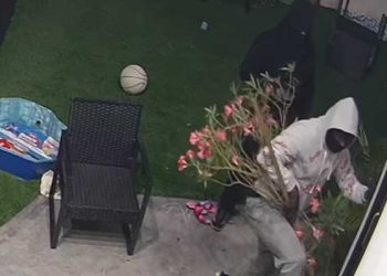 밸리 지역 부촌 한 동네 다섯 집 줄줄이 연쇄 강도