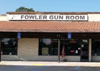 OC 총포상서 총기 무더기 도난 … 차량 돌진, 총기 85정 훔쳐가