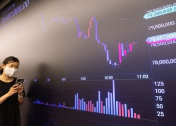 “주말에만 12% 폭락”…비트코인, 경기침체 공포에 ‘뚝’