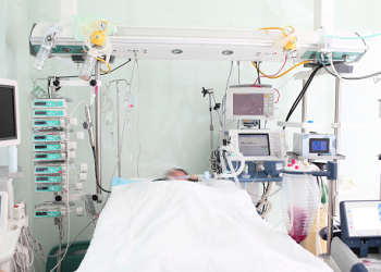 10년간 바람핀 남편 쓰러지자…”생명유지장치 빼달라”