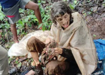 50대 미국 여성, 인도 정글서 발견…족쇄 묶인 채 버려져