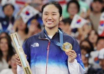 배드민턴협회, 안세영 금메달 사진만 삭제”…비난 폭주