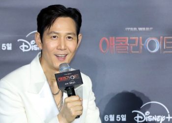 ‘경영권 갈등’ 배우 이정재, 사기 혐의 피소…”무고 맞고소”