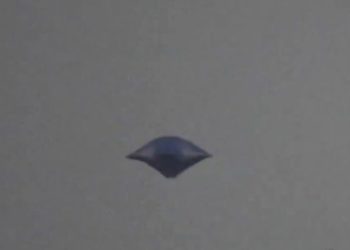 “UFO인가?”…브라질서 목격된 거대 삼각형