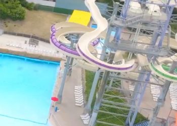 1분만 늦었으면 … 워터파크 긴급출동 헬기, 아이 목숨 살렸다