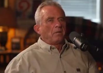 케네디 “트럼프 대통령직 인수위원 제안 받았다”