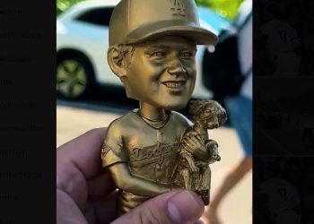 [화제] “15시간 기다린 이유” … 오타니 버블헤드 7만달러 치솟아