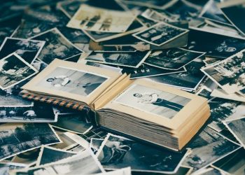 “못생길수록 수명 짧아”…고교 졸업사진 65년 추적