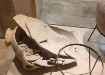 3500년 된 청동기 항아리 ‘와장창’…4살 아이 실수