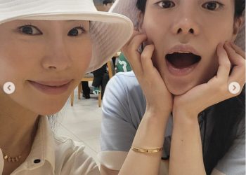 “연진이가 쌍둥이였어?”…임지연, 친언니 얼굴 공개