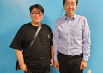 2주 만에 얼굴 ‘반쪽’…홀쭉해진 방시혁 사진 화제