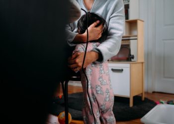 40년전 아기 폭행 장애인 만든 베이비시터, 뒤늦게 3년형