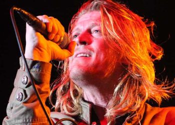 교통위반 록그룹 싱어, 버뱅크서 스프레이 맞고 체포