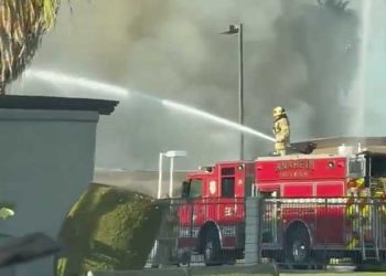 애너하임 성인극장 입주 상가서 대형 화재