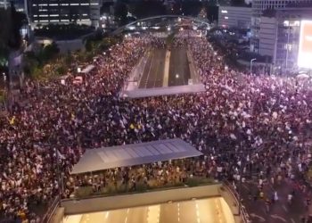 70만명 시위 … 네타냐후, 개전 이래 최대위기(영상)