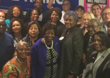 해리스 흑인 지지율, 바이든 보다 훨씬 높아 … 84% vs 14%