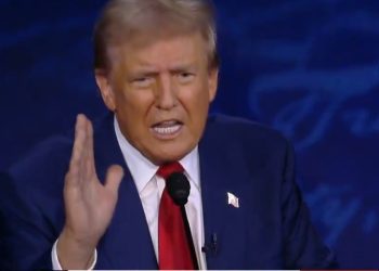 “트럼프, 해리스 미끼에 넘어가” … “해리스가 승리 63%”