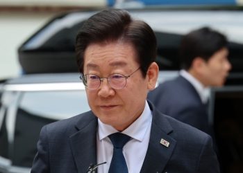 윤석열 지지율 26%….국민의힘 33%, 민주당 30%