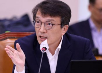 ‘청담동 술자리 의혹’ 가짜뉴스 김의겸-강진구 기소