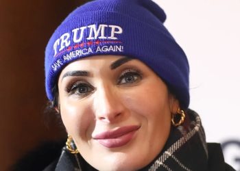 ‘공화당 새 골칫거리’ 트럼프와 밀착 ‘이 여성’ 누구?