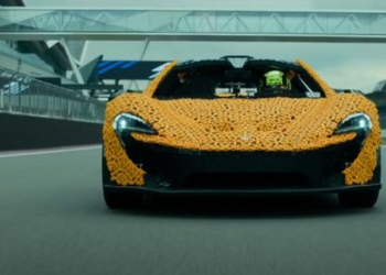 레고 34만개로 만든 슈퍼카, 진짜 달렸다