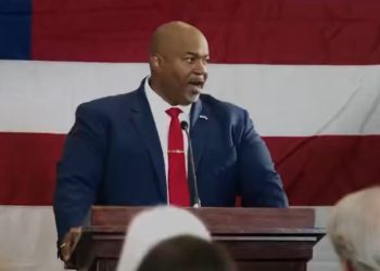 ‘흑인 트럼프’ “나는 블랙나치..노예제 좋아”…트럼프 발목 잡나