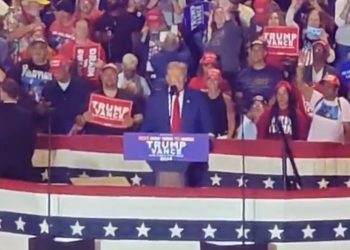 “돈도 없고 힘도 없고” … 트럼프, 유세 횟수 대폭 줄여