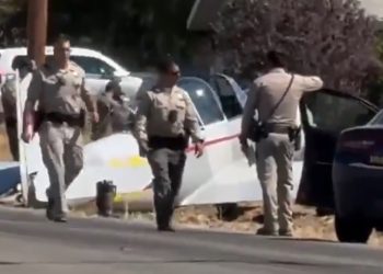 경비행기 2대 LA 상공서 공중 충돌…조종사 1명 사망