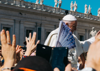 트럼프 “해리스 지지 가톨릭 신자들, 정신검사 받으라”