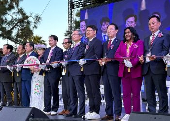 LA 한인축제 첫날부터 뜨거운 열기 …서울국제공원서 개막