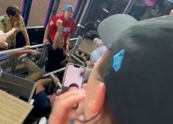 “오타니 50호 홈런볼 뺏겼다” … 10대 소년 소송제기