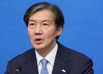 조국 또 거짓말 “딸이 스스로 학위 반납” …선거법 위반