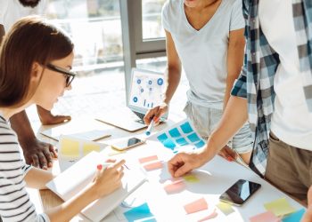 “Z세대 채용 안 한다” 미 기업들, 줄줄이 해고 … 왜?