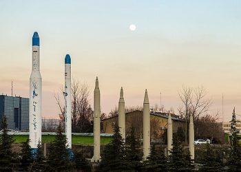 “이란, 러시아에 탄도미사일 수백발 인도” WSJ