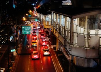 10년간 출근 안한 공무원, 월급-보너스 다 챙겨가