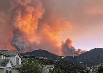 ‘에어포트 산불’ OC서 리버사이드 확산…9일째 불길 ‘라인산불’ …건물 40채 전소 ‘브릿지산불’