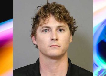 압수한 휴대폰에서 성범죄자들 정보 줄줄이 나와