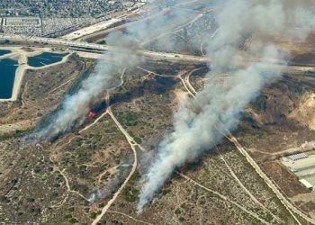 어윈데일 대형 화재 …한때  210번 프리웨이 전면통제